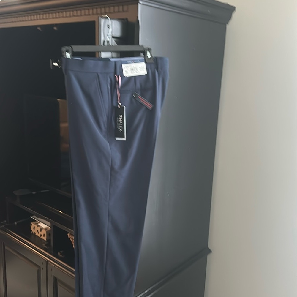 Brand new pair of Tommy Hilfiger men’s Ryland dress pants 36x32
